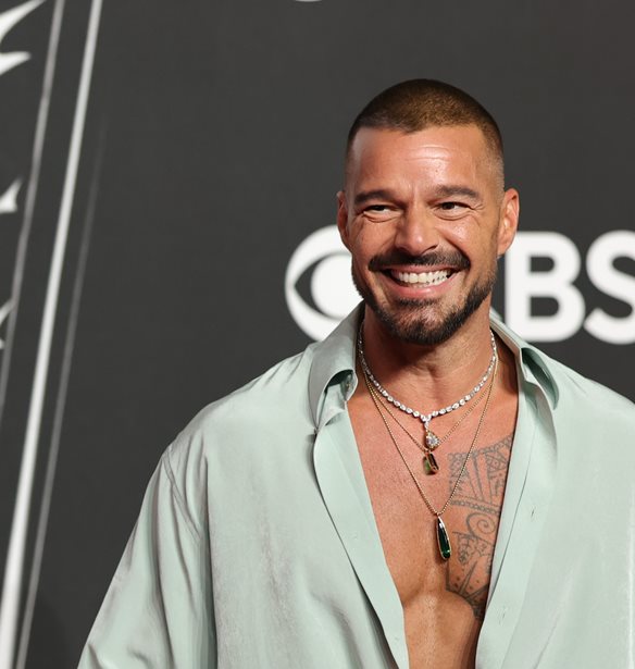 Ricky Martin | &#x395;&#x3BD;&#x3C4;&#x3C5;&#x3C0;&#x3C9;&#x3C3;&#x3AF;&#x3B1;&#x3C3;&#x3B5; &#x3C3;&#x3C4;&#x3B1; MTV VMAs 2025 &#x3BC;&#x3B5; &#x3C4;&#x3B7;&#x3BD; &#x3B5;&#x3BC;&#x3C6;&#x3AC;&#x3BD;&#x3B9;&#x3C3;&#x3AE; &#x3C4;&#x3BF;&#x3C5; - &#x397; &#x3B5;&#x3B9;&#x3BA;&#x3CC;&#x3BD;&#x3B1; &#x3C4;&#x3BF;&#x3C5; &#x3C3;&#x3AE;&#x3BC;&#x3B5;&#x3C1;&#x3B1;