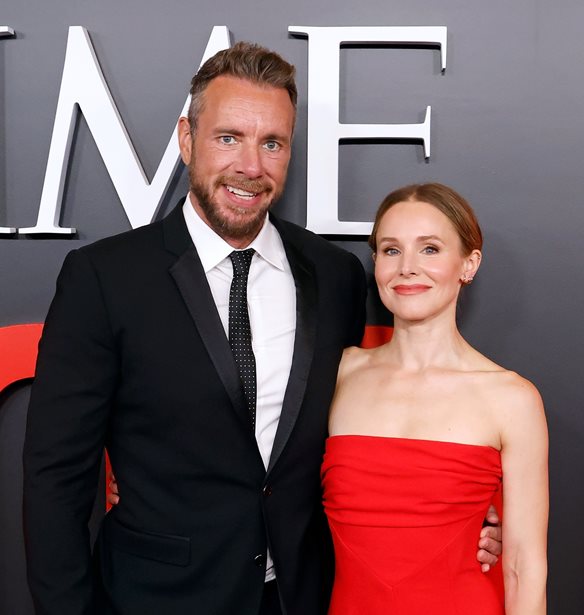 &#x39F; Dax Shepard &#x3BC;&#x3BF;&#x3B9;&#x3C1;&#x3AC;&#x3B6;&#x3B5;&#x3C4;&#x3B1;&#x3B9; &#x3B3;&#x3C5;&#x3BC;&#x3BD;&#x3AE; &#x3C6;&#x3C9;&#x3C4;&#x3BF;&#x3B3;&#x3C1;&#x3B1;&#x3C6;&#x3AF;&#x3B1; &#x3C4;&#x3B7;&#x3C2; Kristen Bell &#x3B3;&#x3B9;&#x3B1; &#x3BD;&#x3B1; &#x3B3;&#x3B9;&#x3BF;&#x3C1;&#x3C4;&#x3AC;&#x3C3;&#x3B5;&#x3B9; &#x3C4;&#x3B7;&#x3BD; &#x3C0;&#x3C1;&#x3CE;&#x3C4;&#x3B7; &#x3C5;&#x3C0;&#x3BF;&#x3C8;&#x3B7;&#x3C6;&#x3B9;&#x3CC;&#x3C4;&#x3B7;&#x3C4;&#x3B1; &#x3B3;&#x3B9;&#x3B1; Emmy