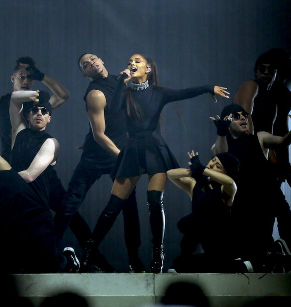 &#x39F;&#x3B9; celebrities &#x3B5;&#x3BA;&#x3C6;&#x3C1;&#x3AC;&#x3B6;&#x3BF;&#x3C5;&#x3BD; &#x3C4;&#x3B7; &#x3C3;&#x3C5;&#x3BC;&#x3C0;&#x3B1;&#x3C1;&#x3AC;&#x3C3;&#x3C4;&#x3B1;&#x3C3;&#x3B7; &#x3C4;&#x3BF;&#x3C5;&#x3C2; &#x3C3;&#x3C4;&#x3B1; &#x3B8;&#x3CD;&#x3BC;&#x3B1;&#x3C4;&#x3B1; &#x3C4;&#x3B7;&#x3C2; &#x3B5;&#x3C0;&#x3AF;&#x3B8;&#x3B5;&#x3C3;&#x3B7;&#x3C2; &#x3C3;&#x3C4;&#x3BF; &#x39C;&#x3AC;&#x3BD;&#x3C4;&#x3C3;&#x3B5;&#x3C3;&#x3C4;&#x3B5;&#x3C1;