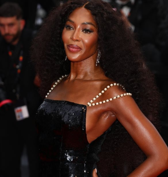 &#x3A6;&#x3B5;&#x3C3;&#x3C4;&#x3B9;&#x3B2;&#x3AC;&#x3BB; &#x39A;&#x3B1;&#x3BD;&#x3BD;&#x3CE;&#x3BD; | &#x397; Naomi Campbell &#x3C0;&#x3B5;&#x3C1;&#x3C0;&#x3AC;&#x3C4;&#x3B7;&#x3C3;&#x3B5; &#x3C3;&#x3C4;&#x3BF; &#x3BA;&#x3CC;&#x3BA;&#x3BA;&#x3B9;&#x3BD;&#x3BF; &#x3C7;&#x3B1;&#x3BB;&#x3AF; &#x3BC;&#x3B5; vintage Chanel &#x3B4;&#x3B7;&#x3BC;&#x3B9;&#x3BF;&#x3C5;&#x3C1;&#x3B3;&#x3AF;&#x3B1; &#x3C0;&#x3BF;&#x3C5; &#x3B5;&#x3AF;&#x3C7;&#x3B5; &#x3C6;&#x3BF;&#x3C1;&#x3AD;&#x3C3;&#x3B5;&#x3B9; &#x3C3;&#x3C4;&#x3B1; 90s