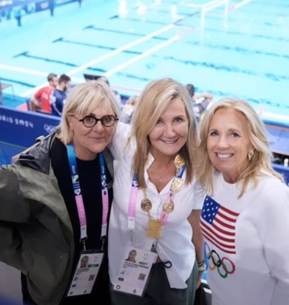 &#x3A0;&#x3B1;&#x3C1;&#x3AF;&#x3C3;&#x3B9; 2024 | &#x39C;&#x3B1;&#x3C1;&#x3AD;&#x3B2;&#x3B1; &#x39C;&#x3B7;&#x3C4;&#x3C3;&#x3BF;&#x3C4;&#x3AC;&#x3BA;&#x3B7; &#x3BA;&#x3B1;&#x3B9; Jill Biden &#x3C0;&#x3B1;&#x3C1;&#x3B1;&#x3BA;&#x3BF;&#x3BB;&#x3BF;&#x3CD;&#x3B8;&#x3B7;&#x3C3;&#x3B1;&#x3BD; &#x3BC;&#x3B1;&#x3B6;&#x3AF; &#x3C4;&#x3BF;&#x3BD; &#x3B1;&#x3B3;&#x3CE;&#x3BD;&#x3B1; &#x3C0;&#x3CC;&#x3BB;&#x3BF; &#x3B3;&#x3C5;&#x3BD;&#x3B1;&#x3B9;&#x3BA;&#x3CE;&#x3BD; &#x395;&#x3BB;&#x3BB;&#x3AC;&#x3B4;&#x3B1; - &#x397;&#x3A0;&#x391;