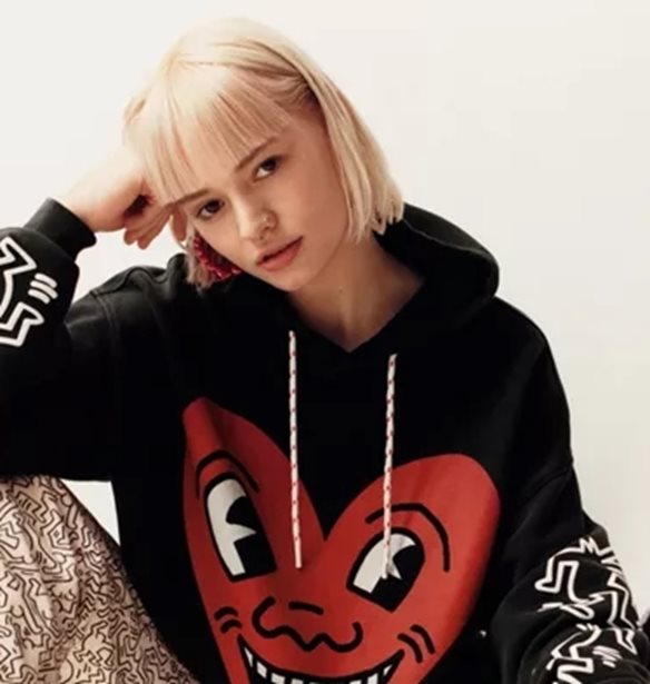 Tommy Jeans x Keith Haring | &#x38C;&#x3C4;&#x3B1;&#x3BD; &#x3B7; pop art &#x3C3;&#x3C5;&#x3BD;&#x3AC;&#x3BD;&#x3C4;&#x3B7;&#x3C3;&#x3B5; &#x3C4;&#x3B7; &#x3BC;&#x3CC;&#x3B4;&#x3B1;