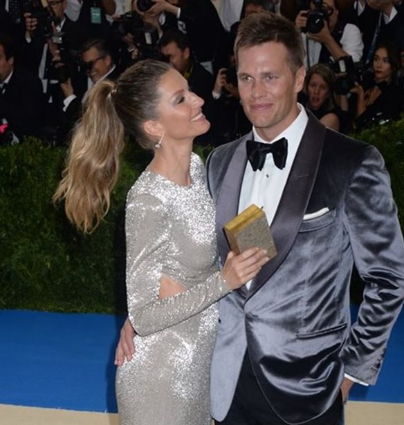 &#x397; Gisele &#x3B1;&#x3C0;&#x3BF;&#x3BA;&#x3AC;&#x3BB;&#x3C5;&#x3C8;&#x3B5; &#x3BB;&#x3B5;&#x3C0;&#x3C4;&#x3BF;&#x3BC;&#x3AD;&#x3C1;&#x3B5;&#x3B9;&#x3B5;&#x3C2; &#x3C4;&#x3BF;&#x3C5; &#x3B3;&#x3AC;&#x3BC;&#x3BF;&#x3C5; &#x3C4;&#x3B7;&#x3C2; &#x3BC;&#x3B5; &#x3C4;&#x3BF;&#x3BD; Tom Brady