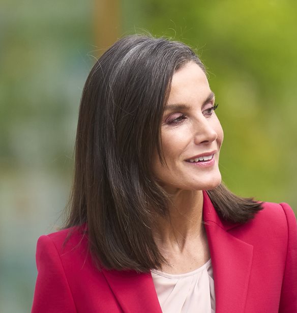 &#x392;&#x3B1;&#x3C3;&#x3AF;&#x3BB;&#x3B9;&#x3C3;&#x3C3;&#x3B1; Letizia | H &#x3B1;&#x3BD;&#x3BF;&#x3B9;&#x3BE;&#x3B9;&#x3AC;&#x3C4;&#x3B9;&#x3BA;&#x3B7; &#x3B5;&#x3BC;&#x3C6;&#x3AC;&#x3BD;&#x3B9;&#x3C3;&#x3B7; &#x3BC;&#x3B5; &#x3C4;&#x3BF; &#x3C0;&#x3B9;&#x3BF; &#x3BA;&#x3BB;&#x3B1;&#x3C3;&#x3B9;&#x3BA;&#x3CC; two piece &#x3C4;&#x3B7;&#x3C2; &#x3B3;&#x3C5;&#x3BD;&#x3B1;&#x3BA;&#x3B5;&#x3AF;&#x3B1;&#x3C2; &#x3C3;&#x3C5;&#x3BB;&#x3BB;&#x3BF;&#x3B3;&#x3AE;&#x3C2;