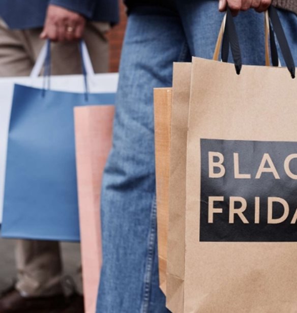 &#x3A0;&#x3CC;&#x3C3;&#x3B1; &#x3C7;&#x3C1;&#x3AE;&#x3BC;&#x3B1;&#x3C4;&#x3B1; &#x3BE;&#x3BF;&#x3B4;&#x3B5;&#x3CD;&#x3BF;&#x3C5;&#x3BD; &#x3BF;&#x3B9; &#x388;&#x3BB;&#x3BB;&#x3B7;&#x3BD;&#x3B5;&#x3C2; &#x3C3;&#x3C4;&#x3B7;&#x3BD; Black Friday;