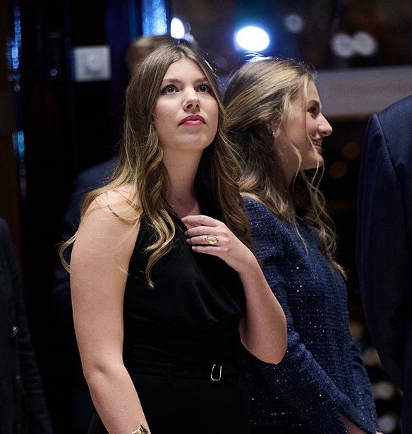 Infanta Sofia | &#x388;&#x3C4;&#x3C3;&#x3B9; &#x3B5;&#x3C0;&#x3B9;&#x3C3;&#x3BA;&#x3AF;&#x3B1;&#x3C3;&#x3B5; &#x3C4;&#x3B7;&#x3BD; &#x3C0;&#x3C1;&#x3B9;&#x3B3;&#x3BA;&#x3AF;&#x3C0;&#x3B9;&#x3C3;&#x3C3;&#x3B1; Leonor &#x3C3;&#x3C4;&#x3B1; &#x3B2;&#x3C1;&#x3B1;&#x3B2;&#x3B5;&#x3AF;&#x3B1; &#x3A0;&#x3C1;&#x3B9;&#x3B3;&#x3BA;&#x3AF;&#x3C0;&#x3B9;&#x3C3;&#x3C3;&#x3B1;&#x3C2; &#x3C4;&#x3C9;&#x3BD; &#x391;&#x3C3;&#x3C4;&#x3BF;&#x3C5;&#x3C1;&#x3B9;&#x3CE;&#x3BD;;