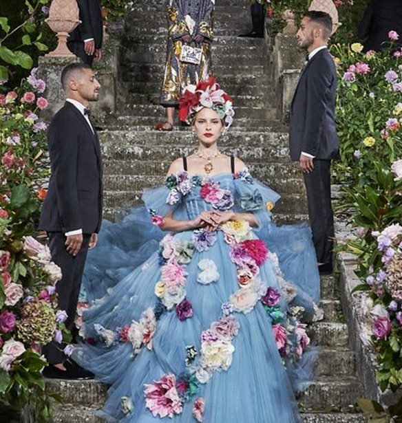 &quot;&#x39C;&#x3B1;&#x3B3;&#x3B9;&#x3BA;&#x3AD;&#x3C2;&quot; &#x3B5;&#x3B9;&#x3BA;&#x3CC;&#x3BD;&#x3B5;&#x3C2; &#x3B1;&#x3C0;&#x3CC; &#x3C4;&#x3BF; &#x3C3;&#x3CC;&#x3BF;&#x3C5; Alta Moda &#x3C4;&#x3C9;&#x3BD; Dolce &amp; Gabbana