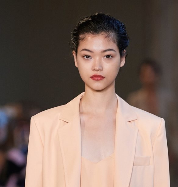 MFW | &#x3A0;&#x3B1;&#x3C1;&#x3B1;&#x3BA;&#x3BF;&#x3BB;&#x3BF;&#x3C5;&#x3B8;&#x3AE;&#x3C3;&#x3C4;&#x3B5; live &#x3C4;&#x3BF; SS22 show &#x3C4;&#x3B7;&#x3C2; Max Mara