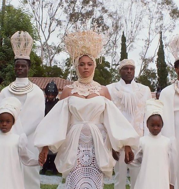 &#x39A;&#x3C5;&#x3BA;&#x3BB;&#x3BF;&#x3C6;&#x3CC;&#x3C1;&#x3B7;&#x3C3;&#x3B5; &#x3C4;&#x3BF; &#x3B2;&#x3B9;&#x3BD;&#x3C4;&#x3B5;&#x3BF;&#x3BA;&#x3BB;&#x3AF;&#x3C0; &#x3C4;&#x3BF;&#x3C5; &quot;Brown Skin Girl&quot; &#x3B1;&#x3C0;&#x3CC; &#x3C4;&#x3B7;&#x3BD; Beyonc&#xE9;