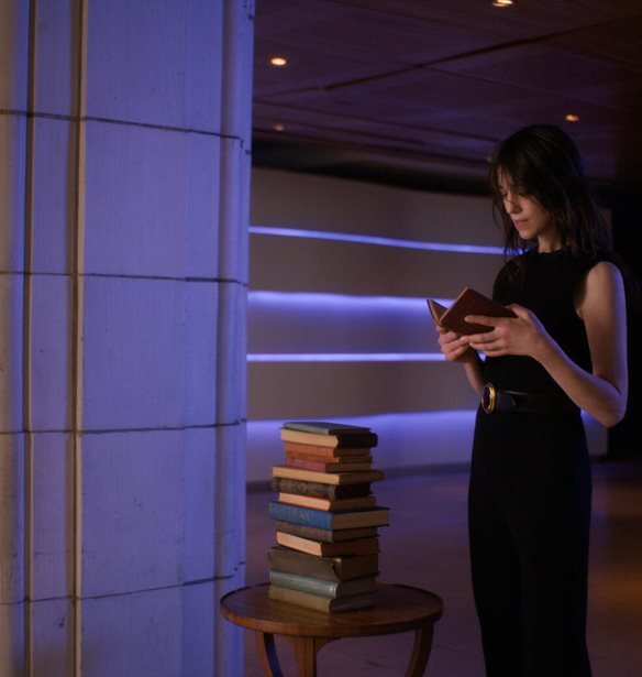 Saint Laurent | &#x3A0;&#x3B1;&#x3C1;&#x3BF;&#x3C5;&#x3C3;&#x3B9;&#x3AC;&#x3B6;&#x3B5;&#x3B9; &#x3C4;&#x3B7; &#x3C3;&#x3C5;&#x3BB;&#x3BB;&#x3BF;&#x3B3;&#x3AE; s/s 2021 &#x3BC;&#x3B5; &#x3C4;&#x3B1;&#x3B9;&#x3BD;&#x3AF;&#x3B1; &#x3C4;&#x3BF;&#x3C5; Jim Jarmusch