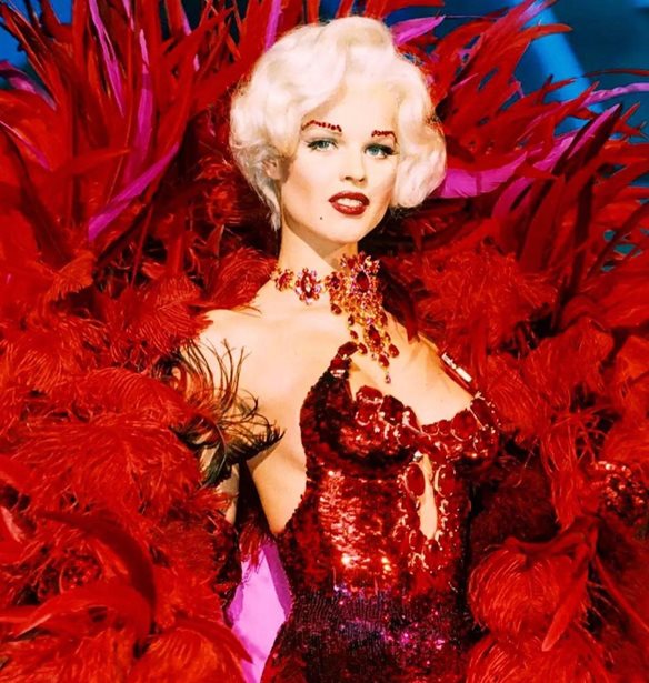 &#x39F;&#x3B9; iconic &#x3B4;&#x3B7;&#x3BC;&#x3B9;&#x3BF;&#x3C5;&#x3C1;&#x3B3;&#x3AF;&#x3B5;&#x3C2; &#x3C4;&#x3BF;&#x3C5; Thierry Mugler