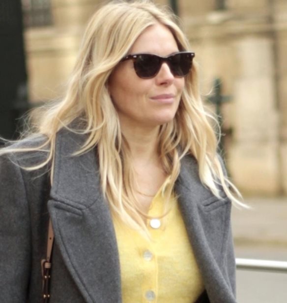 Sienna Miller | &#x3A3;&#x3C4;&#x3B7;&#x3BD; Paris Fashion Week &#x3BC;&#x3B5; &#x3C0;&#x3B1;&#x3BB;&#x3C4;&#x3CC; &#x3B1;&#x3C0;&#x3CC; &#x3C4;&#x3B7; Mango &#x3C0;&#x3BF;&#x3C5; &#x3BC;&#x3C0;&#x3BF;&#x3C1;&#x3B5;&#x3AF;&#x3C2; &#x3BD;&#x3B1; &#x3B1;&#x3C0;&#x3BF;&#x3BA;&#x3C4;&#x3AE;&#x3C3;&#x3B5;&#x3B9;&#x3C2; &#x3BC;&#x3B5; &#x3AD;&#x3BA;&#x3C0;&#x3C4;&#x3C9;&#x3C3;&#x3B7;