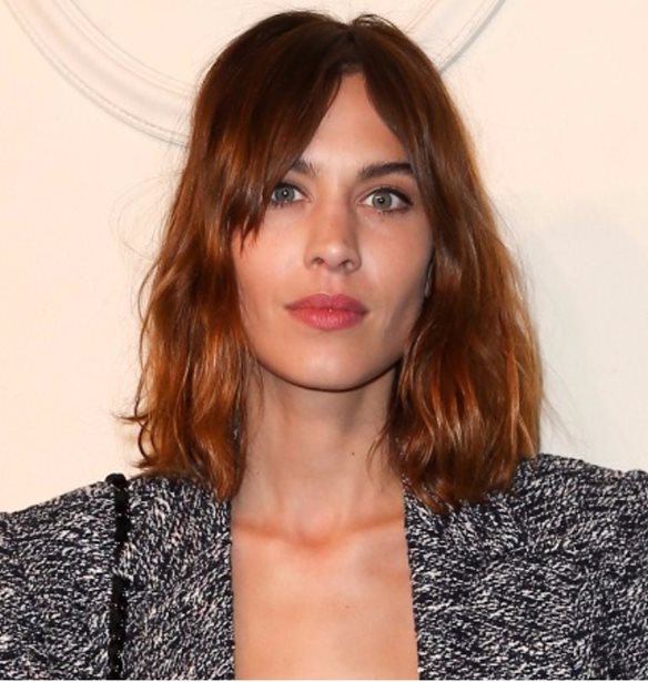 &#x397; Alexa Chung &#x3BC;&#x3CC;&#x3BB;&#x3B9;&#x3C2; &#x3C3;&#x3C7;&#x3B5;&#x3B4;&#x3AF;&#x3B1;&#x3C3;&#x3B5; &#x3C4;&#x3B7;&#x3BD; &#x3C0;&#x3C1;&#x3CE;&#x3C4;&#x3B7; &#x3C4;&#x3B7;&#x3C2; &#x3C4;&#x3C3;&#x3AC;&#x3BD;&#x3C4;&#x3B1;