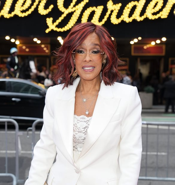 &#x397; Gayle King &#x3C5;&#x3C0;&#x3B5;&#x3C1;&#x3B1;&#x3C3;&#x3C0;&#x3AF;&#x3B6;&#x3B5;&#x3C4;&#x3B1;&#x3B9; &#x3C4;&#x3BF; &#x3C4;&#x3B1;&#x3BE;&#x3AF;&#x3B4;&#x3B9; &#x3C4;&#x3B7;&#x3C2; &#x3C3;&#x3C4;&#x3BF; &#x3B4;&#x3B9;&#x3AC;&#x3C3;&#x3C4;&#x3B7;&#x3BC;&#x3B1;