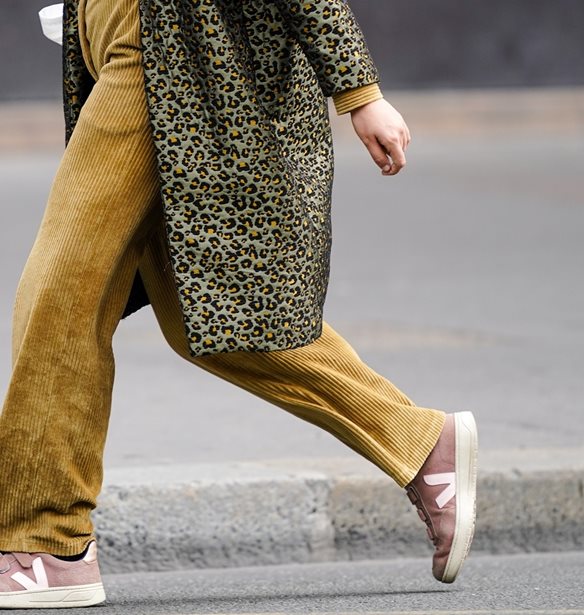 &#x3A3;&#x3C4;&#x3B7; Massimo Dutti &#x3B2;&#x3C1;&#x3AE;&#x3BA;&#x3B1;&#x3BC;&#x3B5; &#x3C4;&#x3B1; leopard sneakers &#x3C0;&#x3BF;&#x3C5; &#x3B8;&#x3B1; &#x3C6;&#x3BF;&#x3C1;&#x3AD;&#x3C3;&#x3BF;&#x3C5;&#x3BC;&#x3B5; &#x3B1;&#x3C5;&#x3C4;&#x3AE; &#x3C4;&#x3B7; &#x3BC;&#x3B5;&#x3C4;&#x3B1;&#x3B2;&#x3B1;&#x3C4;&#x3B9;&#x3BA;&#x3AE; &#x3B5;&#x3C0;&#x3BF;&#x3C7;&#x3AE;