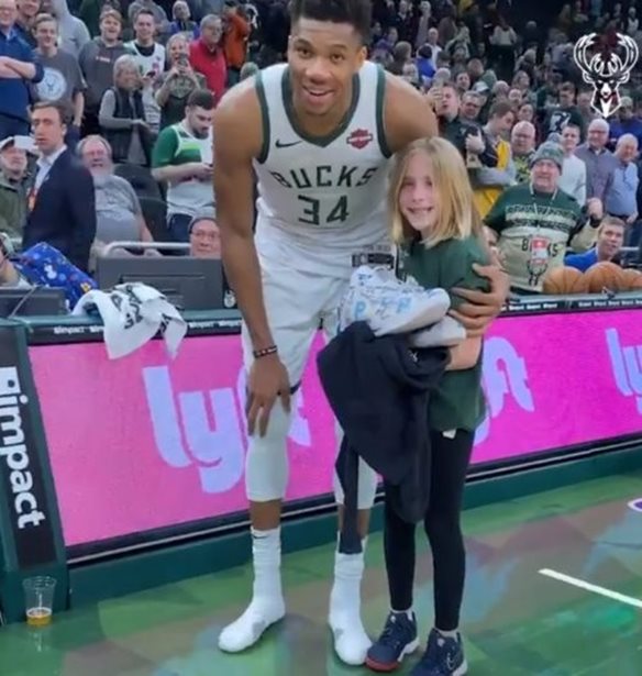 &#x39F; &#x393;&#x3B9;&#x3AC;&#x3BD;&#x3BD;&#x3B7;&#x3C2; &#x391;&#x3BD;&#x3C4;&#x3B5;&#x3C4;&#x3BF;&#x3BA;&#x3BF;&#x3CD;&#x3BD;&#x3BC;&#x3C0;&#x3BF; &#x3AD;&#x3BA;&#x3B1;&#x3BD;&#x3B5; &#x3C0;&#x3AC;&#x3BB;&#x3B9; &#x3C4;&#x3BF; &#x3B8;&#x3B1;&#x3CD;&#x3BC;&#x3B1; &#x3C4;&#x3BF;&#x3C5;: &#x3A7;&#x3AC;&#x3C1;&#x3B9;&#x3C3;&#x3B5; &#x3C4;&#x3B1; &#x3C0;&#x3B1;&#x3C0;&#x3BF;&#x3CD;&#x3C4;&#x3C3;&#x3B9;&#x3B1; &#x3C4;&#x3BF;&#x3C5; &#x3C3;&#x3B5; &#x3AD;&#x3BD;&#x3B1; &#x3BC;&#x3B9;&#x3BA;&#x3C1;&#x3CC; &#x3BA;&#x3BF;&#x3C1;&#x3AF;&#x3C4;&#x3C3;&#x3B9;