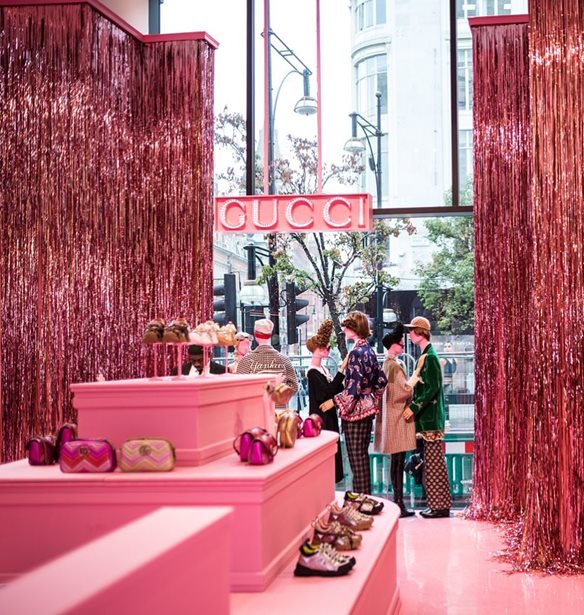 &#x3A4;&#x3BF; &#x3BD;&#x3AD;&#x3BF; pop up store &#x3C4;&#x3BF;&#x3C5; Gucci &#x3B5;&#x3AF;&#x3BD;&#x3B1;&#x3B9; &#x3BC;&#x3AF;&#x3B1; &#x3C9;&#x3B4;&#x3AE; &#x3C3;&#x3C4;&#x3BF; millennial pink