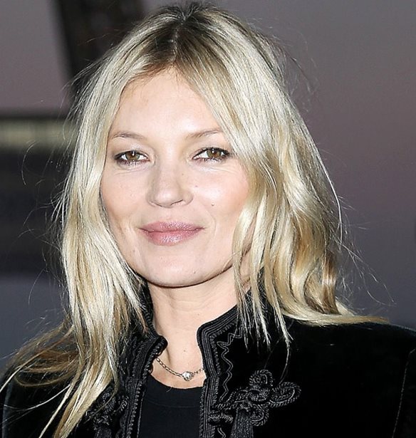 Happy Birthday Kate Moss | To &#x3C0;&#x3C1;&#x3CE;&#x3C4;&#x3BF; supermodel &#x3B3;&#x3AF;&#x3BD;&#x3B5;&#x3C4;&#x3B1;&#x3B9; 48 &#x3B5;&#x3C4;&#x3CE;&#x3BD;