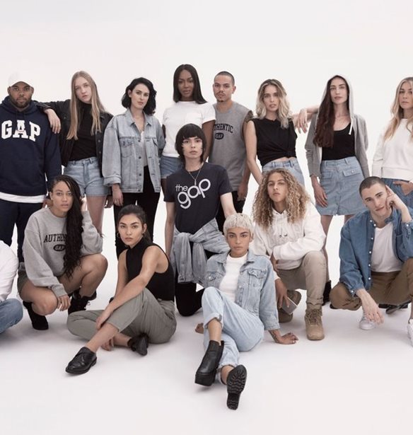 H &#x39D;aomi Campbell &#x3B5;&#x3C0;&#x3B1;&#x3BD;&#x3B1;&#x3C6;&#x3AD;&#x3C1;&#x3B5;&#x3B9; &#x3C4;&#x3BF; hype &#x3C4;&#x3C9;&#x3BD; &#x27;90s &#x3C3;&#x3C4;&#x3B7; &#x3BD;&#x3AD;&#x3B1; &#x3BA;&#x3B1;&#x3BC;&#x3C0;&#x3AC;&#x3BD;&#x3B9;&#x3B1; &#x3C4;&#x3B7;&#x3C2; Gap