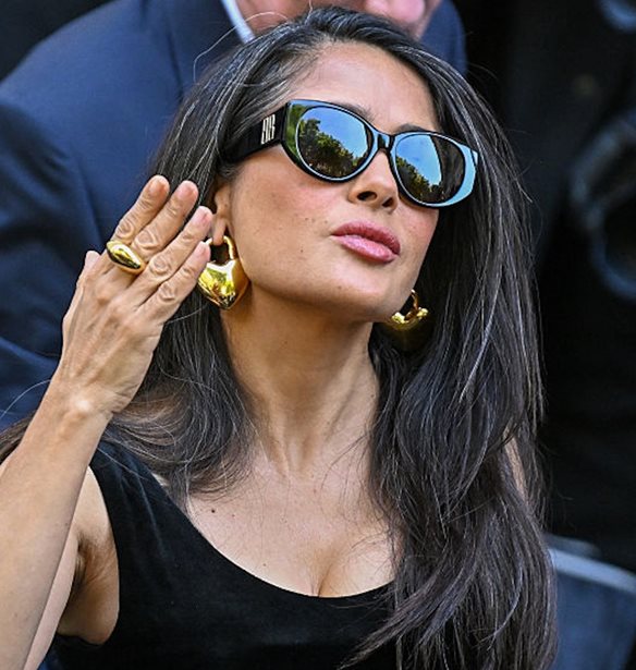 Salma Hayek | M&#x3B5; micro bikini &#x3C3;&#x3C4;&#x3BF; &#x3B5;&#x3BE;&#x3CE;&#x3C6;&#x3C5;&#x3BB;&#x3BB;&#x3BF; &#x3C4;&#x3BF;&#x3C5; Sports Illustrated