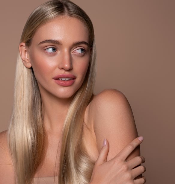 Αυτό είναι το καλύτερο hair oil με τα 7 βοτανικά έλαια που θρέφει και ενυδατώνει σε βάθος τα μαλλιά