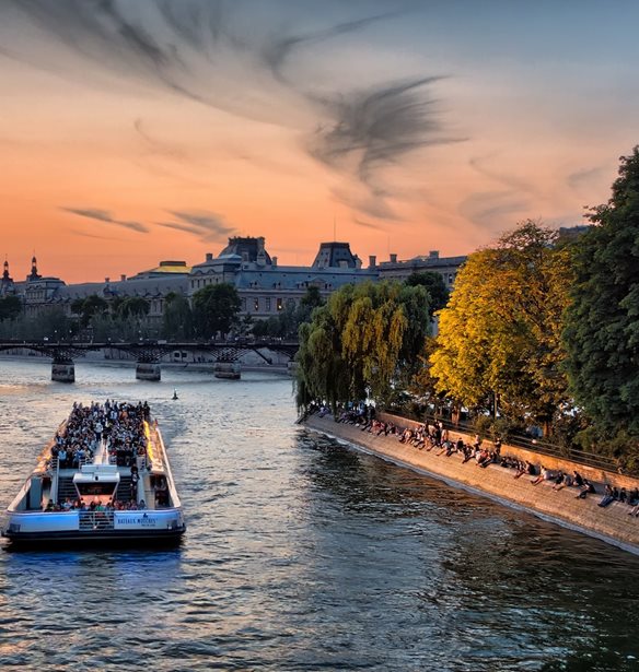 Vive La France | &#x39C;&#x3B5;&#x3C4;&#x3AC; &#x3B1;&#x3C0;&#x3CC; 100 &#x3C7;&#x3C1;&#x3CC;&#x3BD;&#x3B9;&#x3B1; &#x3B7; &#x3BA;&#x3BF;&#x3BB;&#x3CD;&#x3BC;&#x3B2;&#x3B7;&#x3C3;&#x3B7; &#x3B5;&#x3C0;&#x3B9;&#x3C4;&#x3C1;&#x3AD;&#x3C0;&#x3B5;&#x3C4;&#x3B1;&#x3B9; &#x3BE;&#x3B1;&#x3BD;&#x3AC; &#x3C3;&#x3C4;&#x3BF;&#x3BD; &#x3A3;&#x3B7;&#x3BA;&#x3BF;&#x3C5;&#x3AC;&#x3BD;&#x3B1;