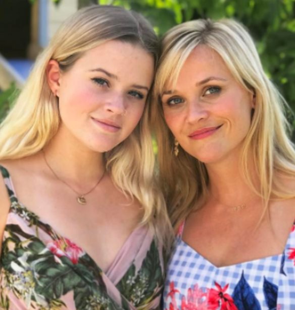 &#x397; Reese Witherspoon &#x3BA;&#x3B1;&#x3B9; &#x3B7; &#x3BA;&#x3CC;&#x3C1;&#x3B7; &#x3C4;&#x3B7;&#x3C2; &#x3AD;&#x3C7;&#x3BF;&#x3C5;&#x3BD; &#x3C4;&#x3BF; &#x3BA;&#x3B1;&#x3BB;&#x3BF;&#x3BA;&#x3B1;&#x3B9;&#x3C1;&#x3B9;&#x3BD;&#x3CC; &#x3C3;&#x3C4;&#x3C5;&#x3BB; &#x3C0;&#x3BF;&#x3C5; &#x3B8;&#x3B5;&#x3C2; &#x3BD;&#x3B1; &#x3B1;&#x3BD;&#x3C4;&#x3B9;&#x3B3;&#x3C1;&#x3AC;&#x3C8;&#x3B5;&#x3B9;&#x3C2;