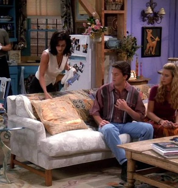 &#x397; Ikea &#x3BE;&#x3B1;&#x3BD;&#x3B1;&#x3C3;&#x3C4;&#x3AE;&#x3BD;&#x3B5;&#x3B9; &#x3C4;&#x3BF; iconic &#x3B4;&#x3B9;&#x3B1;&#x3BC;&#x3AD;&#x3C1;&#x3B9;&#x3C3;&#x3BC;&#x3B1; &#x3C4;&#x3B7;&#x3C2; Monica Geller