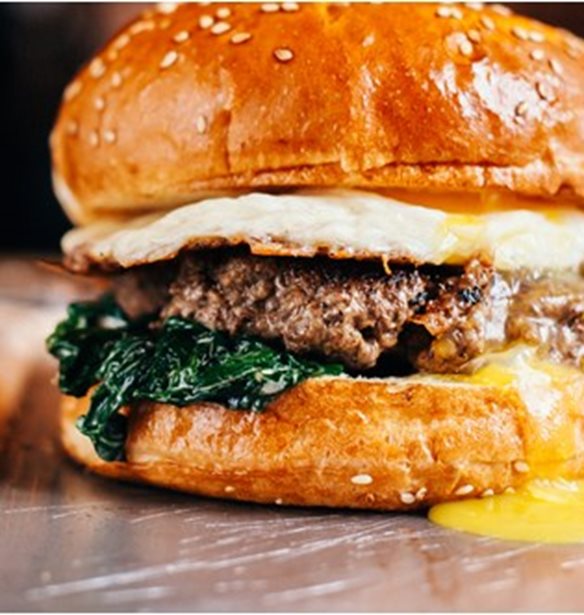 Green-Chile Burger &#x3BC;&#x3B5; &#x3A4;&#x3B7;&#x3B3;&#x3B1;&#x3BD;&#x3B7;&#x3C4;&#x3CC; &#x391;&#x3C5;&#x3B3;&#x3CC;