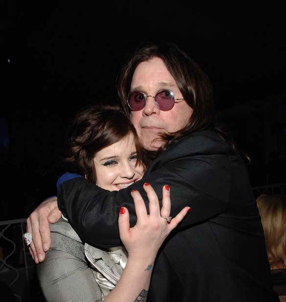 Ozzy Osbourne | &#x3A0;&#x3BF;&#x3B9;&#x3B1; &#x3B5;&#x3AF;&#x3BD;&#x3B1;&#x3B9; &#x3C4;&#x3B1; &#x3AD;&#x3BE;&#x3B9; &#x3C0;&#x3B1;&#x3B9;&#x3B4;&#x3B9;&#x3AC; &#x3C4;&#x3BF;&#x3C5; &#x3C4;&#x3C1;&#x3B1;&#x3B3;&#x3BF;&#x3C5;&#x3B4;&#x3B9;&#x3C3;&#x3C4;&#x3AE; &#x3C4;&#x3C9;&#x3BD; Black Sabbath &#x3C0;&#x3BF;&#x3C5; &#x3C0;&#x3AD;&#x3B8;&#x3B1;&#x3BD;&#x3B5; &#x3C3;&#x3B5; &#x3B7;&#x3BB;&#x3B9;&#x3BA;&#x3AF;&#x3B1; 76 &#x3B5;&#x3C4;&#x3CE;&#x3BD;;