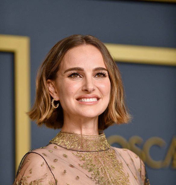 Natalie Portman | &#x397; &#x3C6;&#x3C9;&#x3C4;&#x3BF;&#x3B3;&#x3C1;&#x3B1;&#x3C6;&#x3AF;&#x3B1; &#x3C4;&#x3B7;&#x3C2; &#x3B1;&#x3C0;&#x3CC; &#x3C4;&#x3B7; &#x3BD;&#x3AD;&#x3B1; &#x3C4;&#x3B1;&#x3B9;&#x3BD;&#x3AF;&#x3B1; Thor &#x3C0;&#x3BF;&#x3C5; &#x3BE;&#x3B5;&#x3C4;&#x3C1;&#x3AD;&#x3BB;&#x3B1;&#x3BD;&#x3B5; &#x3C4;&#x3BF; Twitter