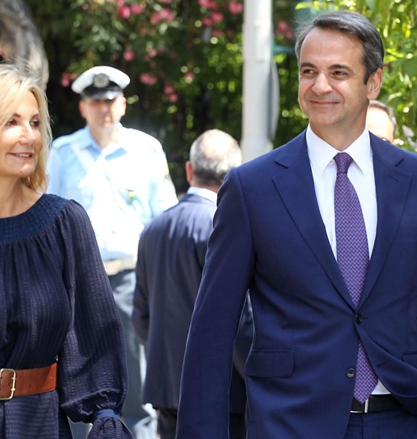 &#x39C;&#x3B1;&#x3C1;&#x3AD;&#x3B2;&#x3B1; &#x39C;&#x3B7;&#x3C4;&#x3C3;&#x3BF;&#x3C4;&#x3AC;&#x3BA;&#x3B7; | &#x397; minimal chic &#x3B5;&#x3BC;&#x3C6;&#x3AC;&#x3BD;&#x3B9;&#x3C3;&#x3AE; &#x3C4;&#x3B7;&#x3C2; &#x3C3;&#x3C4;&#x3B7; &#x3C3;&#x3C5;&#x3BD;&#x3AC;&#x3BD;&#x3C4;&#x3B7;&#x3C3;&#x3B7; &#x3BC;&#x3B5; &#x3C4;&#x3BF;&#x3BD; &#x3B2;&#x3B1;&#x3C3;&#x3B9;&#x3BB;&#x3B9;&#x3AC; &#x39A;&#x3AC;&#x3C1;&#x3BF;&#x3BB;&#x3BF; &#x3C3;&#x3C4;&#x3BF;  &#x3BA;&#x3AC;&#x3C3;&#x3C4;&#x3C1;&#x3BF; &#x3C4;&#x3BF;&#x3C5; Windsor