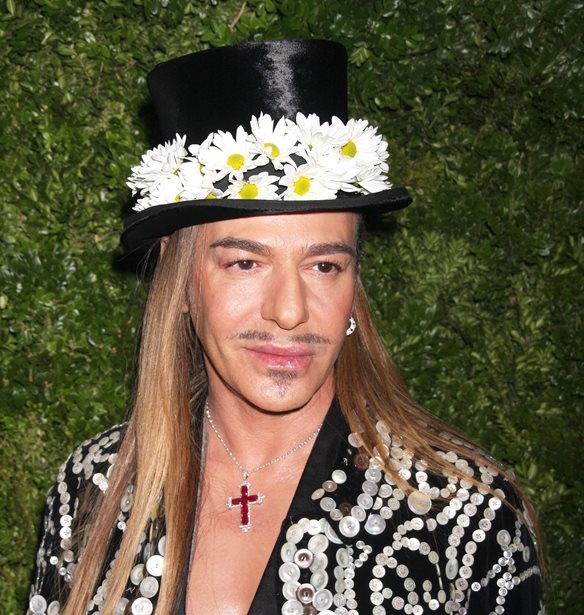 &#x395;&#x3BA;&#x3C4;&#x3CC;&#x3C2; Maison Margiela o John Galliano