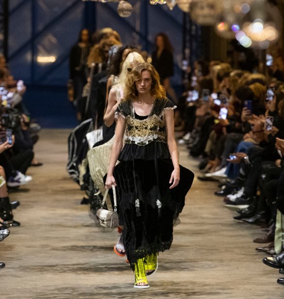 Louis Vuitton SS22 | Η συλλογή που ταξιδεύει σε διαφορετικές εποχές