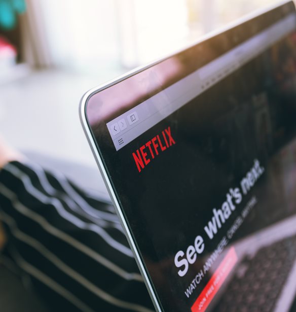 Netflix | &#x3A4;&#x3CE;&#x3C1;&#x3B1; &#x3BC;&#x3C0;&#x3BF;&#x3C1;&#x3B5;&#x3AF;&#x3C2; &#x3BD;&#x3B1; &#x3B4;&#x3B5;&#x3B9;&#x3C2; &#x3C3;&#x3B5;&#x3B9;&#x3C1;&#x3AD;&#x3C2; &#x3BA;&#x3B1;&#x3B9; &#x3C4;&#x3B1;&#x3B9;&#x3BD;&#x3AF;&#x3B5;&#x3C2; &#x3C7;&#x3C9;&#x3C1;&#x3AF;&#x3C2; &#x3C3;&#x3C5;&#x3BD;&#x3B4;&#x3C1;&#x3BF;&#x3BC;&#x3AE;