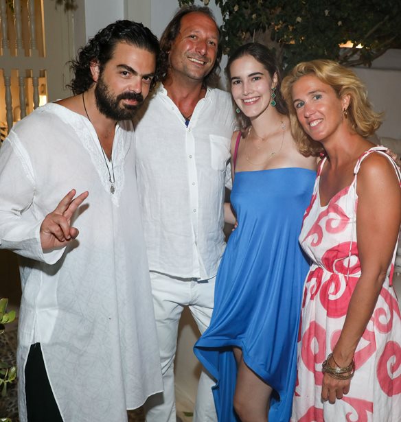 To brand THEMIS Z &#x3B3;&#x3B9;&#x3CC;&#x3C1;&#x3C4;&#x3B1;&#x3C3;&#x3B5; &#x3C4;&#x3B7; &#x3C3;&#x3C5;&#x3BD;&#x3B5;&#x3C1;&#x3B3;&#x3B1;&#x3C3;&#x3AF;&#x3B1; &#x3C4;&#x3BF;&#x3C5; &#x3BC;&#x3B5; &#x3C4;&#x3B7; Dr. Barbara Sturm &#x3BC;&#x27; &#x3AD;&#x3BD;&#x3B1; event &#x3C3;&#x3C4;&#x3B7; &#x39C;&#x3CD;&#x3BA;&#x3BF;&#x3BD;&#x3BF;