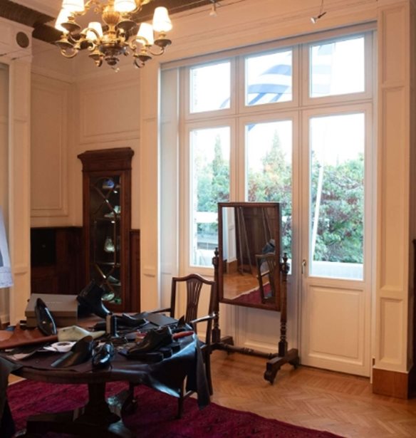 Esquire Townhouse Athens | H &#x3B5;&#x3C4;&#x3B1;&#x3B9;&#x3C1;&#x3B5;&#x3AF;&#x3B1; Kalogirou &quot;&#x3B1;&#x3C6;&#x3B7;&#x3B3;&#x3B5;&#x3AF;&#x3C4;&#x3B1;&#x3B9;&quot; &#x3C4;&#x3B7;&#x3BD; &#x3B9;&#x3C3;&#x3C4;&#x3BF;&#x3C1;&#x3AF;&#x3B1; &#x3C4;&#x3C9;&#x3BD; &#x3C5;&#x3C0;&#x3BF;&#x3B4;&#x3B7;&#x3BC;&#x3AC;&#x3C4;&#x3C9;&#x3BD;
