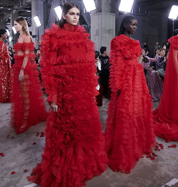 Valentino Pre-Fall 2019 | Tο εντυπωσιακό show στην Ιαπωνία