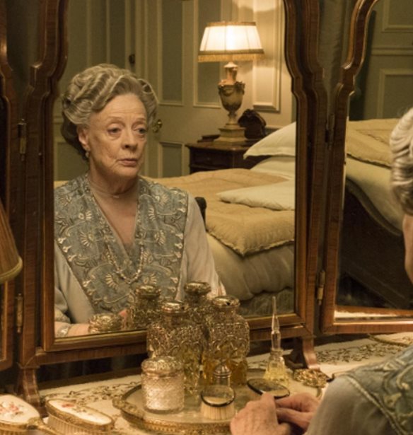 Downton Abbey | &#x39D;&#x3AD;&#x3B1; &#x3C4;&#x3B1;&#x3B9;&#x3BD;&#x3AF;&#x3B1; &#x3BC;&#x3B5; &#x3BE;&#x3B5;&#x3C7;&#x3C9;&#x3C1;&#x3B9;&#x3C3;&#x3C4;&#x3AE; &#x3B1;&#x3BD;&#x3B1;&#x3C6;&#x3BF;&#x3C1;&#x3AC; &#x3C3;&#x3C4;&#x3B7; Maggie Smith