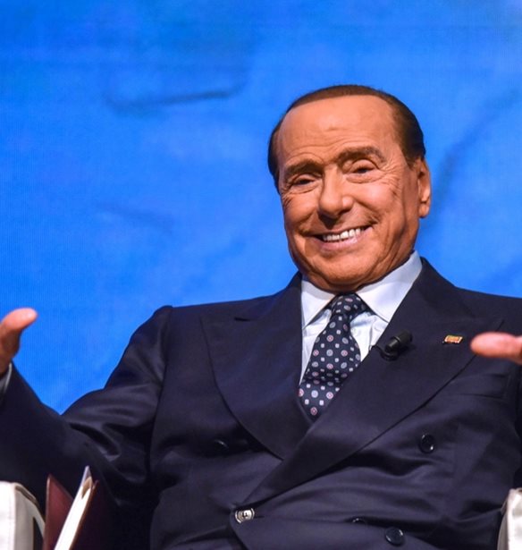 &#x391;&#x3C0;&#x3B5;&#x3B2;&#x3AF;&#x3C9;&#x3C3;&#x3B5; &#x3BF; Silvio Berlusconi