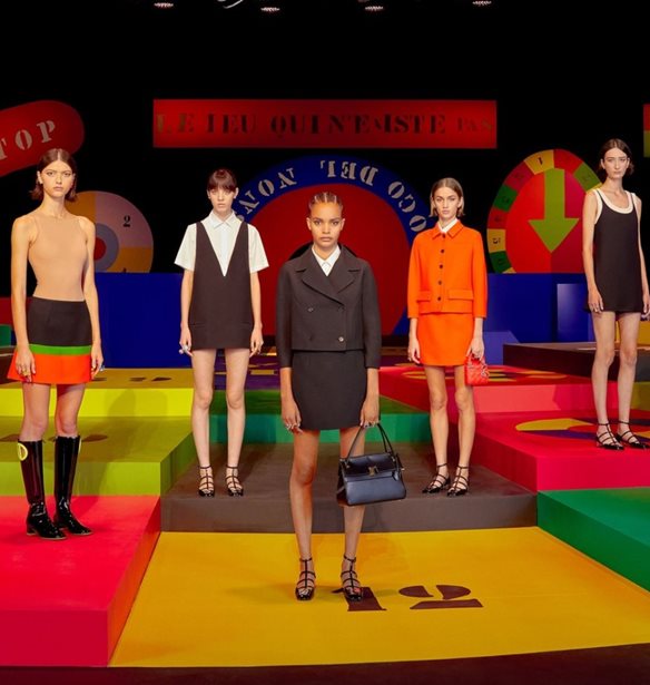 Disco και 60s vibes | Οι τάσεις που ξεχωρίσαμε από την SS22 συλλογή του οίκου Dior