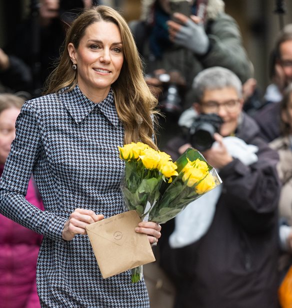 Kate Middleton | &#x393;&#x3B9;&#x3B1;&#x3C4;&#x3AF; &#x3C4;&#x3B7;&#x3BD; &#x3B8;&#x3B1;&#x3CD;&#x3BC;&#x3B1;&#x3B6;&#x3B5; &#x3C0;&#x3B5;&#x3C1;&#x3B9;&#x3C3;&#x3C3;&#x3CC;&#x3C4;&#x3B5;&#x3C1;&#x3BF; &#x3B7; &#x3B2;&#x3B1;&#x3C3;&#x3AF;&#x3BB;&#x3B9;&#x3C3;&#x3C3;&#x3B1; &#x395;&#x3BB;&#x3B9;&#x3C3;&#x3AC;&#x3B2;&#x3B5;&#x3C4;;