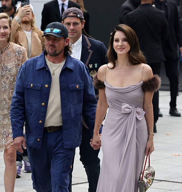 Lana del Ray | &#x397; &#x3B9;&#x3B4;&#x3B9;&#x3B1;&#x3AF;&#x3C4;&#x3B5;&#x3C1;&#x3B1; &#x3C3;&#x3C0;&#x3AC;&#x3BD;&#x3B9;&#x3B1; &#x3B5;&#x3BC;&#x3C6;&#x3AC;&#x3BD;&#x3B9;&#x3C3;&#x3B7; &#x3BC;&#x3B5; &#x3C4;&#x3BF;&#x3BD; &#x3C3;&#x3CD;&#x3B6;&#x3C5;&#x3B3;&#x3CC; &#x3C4;&#x3B7;&#x3C2;, Jeremy Dufrene &#x3C3;&#x3C4;&#x3BF; &#x3A0;&#x3B1;&#x3C1;&#x3AF;&#x3C3;&#x3B9;