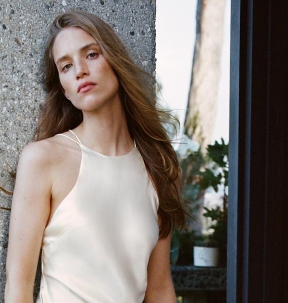 Summer Whites | &#x3A4;&#x3B1; &#x3BB;&#x3B5;&#x3C5;&#x3BA;&#x3AC; &#x3BA;&#x3BF;&#x3BC;&#x3BC;&#x3AC;&#x3C4;&#x3B9;&#x3B1; &#x3B1;&#x3C0;&#x3CC; &#x3C4;&#x3B7; &#x3BD;&#x3AD;&#x3B1; &#x3C3;&#x3C5;&#x3BB;&#x3BB;&#x3BF;&#x3B3;&#x3AE; &#x3C4;&#x3B7;&#x3C2; Zara &#x3C0;&#x3BF;&#x3C5; &#x3B8;&#x3B1; &#x3C6;&#x3BF;&#x3C1;&#x3AD;&#x3C3;&#x3B5;&#x3B9;&#x3C2; &#x3C3;&#x3AF;&#x3B3;&#x3BF;&#x3C5;&#x3C1;&#x3B1; &#x3C3;&#x3C4;&#x3B9;&#x3C2; &#x3B4;&#x3B9;&#x3B1;&#x3BA;&#x3BF;&#x3C0;&#x3AD;&#x3C2;