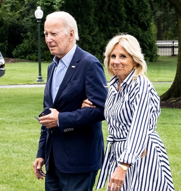 Jill Biden | &#x397; &#x3A0;&#x3C1;&#x3CE;&#x3C4;&#x3B7; &#x39A;&#x3C5;&#x3C1;&#x3AF;&#x3B1; &#x3C4;&#x3C9;&#x3BD; &#x397;&#x3A0;&#x391; &#x3C6;&#x3BF;&#x3C1;&#x3AC;&#x3B5;&#x3B9; &#x3C4;&#x3BF; &#x3C4;&#x3B6;&#x3B9;&#x3BD; &#x3BC;&#x3B5; &#x3AD;&#x3BD;&#x3B1;&#x3BD; stylish &#x3C4;&#x3C1;&#x3CC;&#x3C0;&#x3BF;