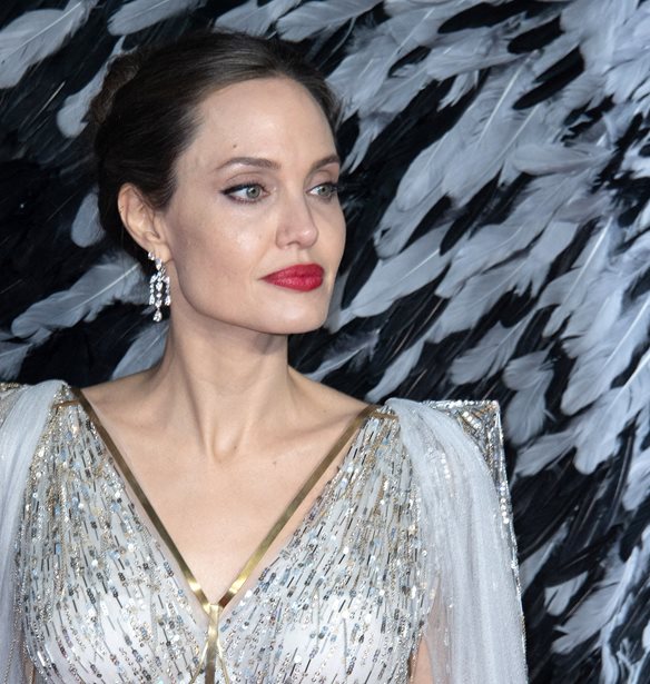 &#x397; Angelina Jolie &#x3BC;&#x3AF;&#x3BB;&#x3B7;&#x3C3;&#x3B5; &#x3B3;&#x3B9;&#x3B1; &#x3C4;&#x3B7;&#x3BD; &#x3BA;&#x3CC;&#x3C1;&#x3B7; &#x3C4;&#x3B7;&#x3C2; Zahara &#x3BA;&#x3B1;&#x3B9; &#x3C4;&#x3BF; &#x3BA;&#x3AF;&#x3BD;&#x3B7;&#x3BC;&#x3B1; Black Lives Matter