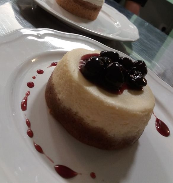 &#x397; &#x393;&#x3BB;&#x3C5;&#x3C6;&#x3AC;&#x3B4;&#x3B1; &#x3AD;&#x3C7;&#x3B5;&#x3B9; &#x3BA;&#x3B1;&#x3B9; &#x3C0;&#x3AC;&#x3BB;&#x3B9; &#x3C4;&#x3BF; &#x3B4;&#x3B9;&#x3BA;&#x3CC; &#x3C4;&#x3B7;&#x3C2; Cake!