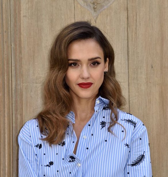 Jessica Alba: &#x39F; &#x3B1;&#x3BD;&#x3BF;&#x3C1;&#x3B8;&#x3CC;&#x3B4;&#x3BF;&#x3BE;&#x3BF;&#x3C2; &#x3C4;&#x3C1;&#x3CC;&#x3C0;&#x3BF;&#x3C2; &#x3C0;&#x3BF;&#x3C5; &#x3AD;&#x3B2;&#x3B3;&#x3B1;&#x3BB;&#x3B5; &#x3C4;&#x3B1; &#x3C0;&#x3C1;&#x3CE;&#x3C4;&#x3B1; &#x3C4;&#x3B7;&#x3C2; &#x3C7;&#x3C1;&#x3AE;&#x3BC;&#x3B1;&#x3C4;&#x3B1;