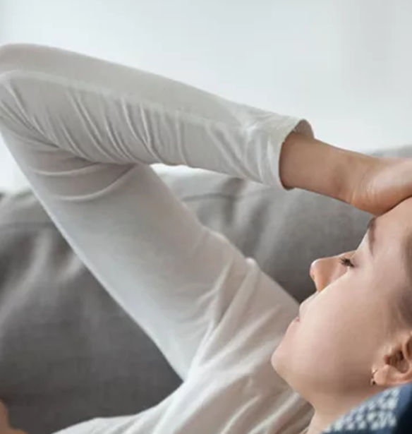 Εμμηνορροϊκή ημικρανία | Όσα πρέπει να γνωρίζεις εάν παθαίνεις ημικρανία πριν την περίοδο