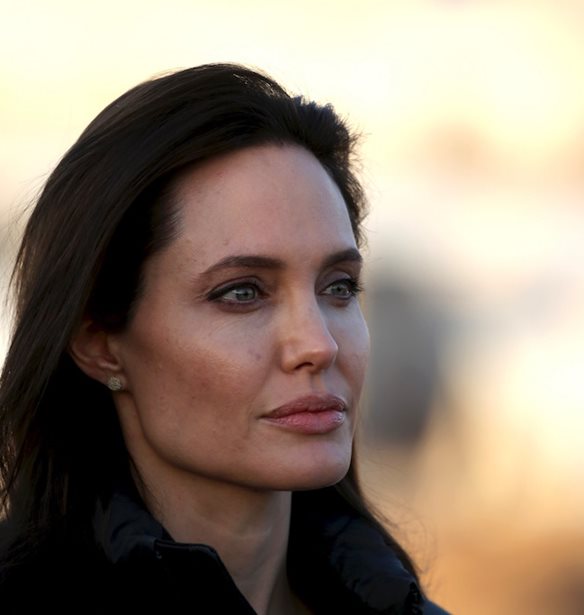 H Angelina Jolie &#x3C0;&#x3B1;&#x3C1;&#x3B1;&#x3B4;&#x3AD;&#x3C7;&#x3B5;&#x3C4;&#x3B1;&#x3B9; &#x3CC;&#x3C4;&#x3B9; &#x3C9;&#x3C2; &#x3C0;&#x3C1;&#x3CC;&#x3C4;&#x3C5;&#x3C0;&#x3BF; &#x3B3;&#x3BF;&#x3BD;&#x3B9;&#x3BF;&#x3CD; &#x3B8;&#x3B1; &#x3AD;&#x3C7;&#x3B5;&#x3B9; &#x3C0;&#x3AC;&#x3BD;&#x3C4;&#x3B1; &#x3C4;&#x3B7; &#x3BC;&#x3B7;&#x3C4;&#x3AD;&#x3C1;&#x3B1; &#x3C4;&#x3B7;&#x3C2;